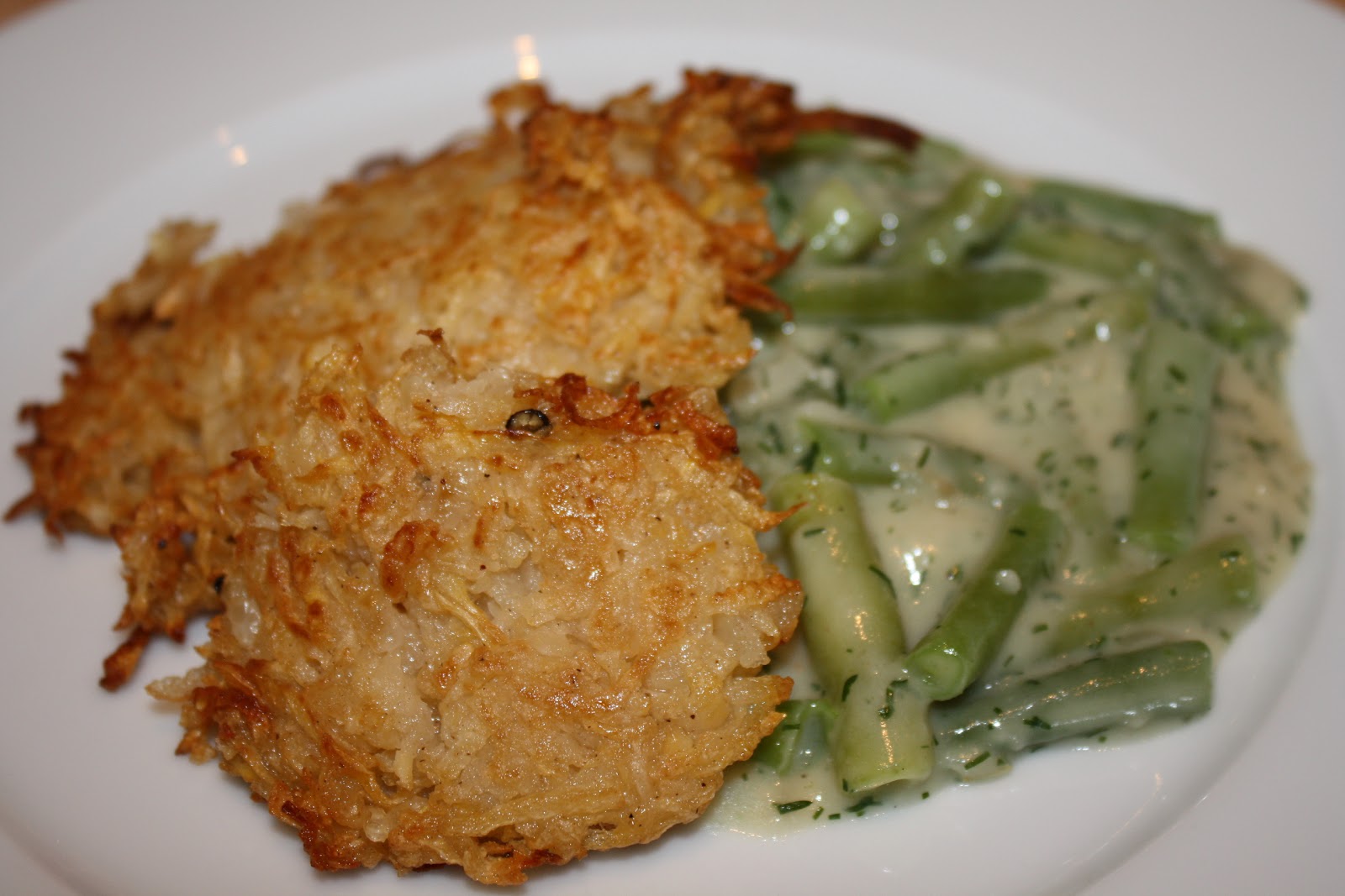 A Cherry on Top.: Steckrübenpuffer mit Dillfisolen