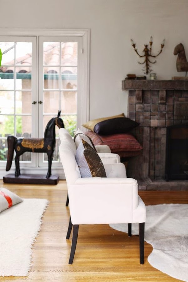 decoracion rustica con candelabro de pared vintage