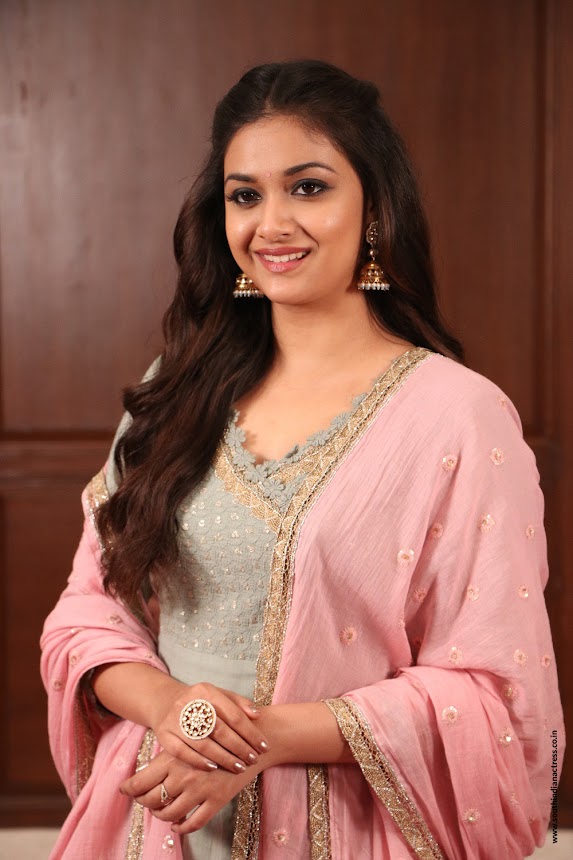Keerthy Suresh at Sandakozhi 2 interview