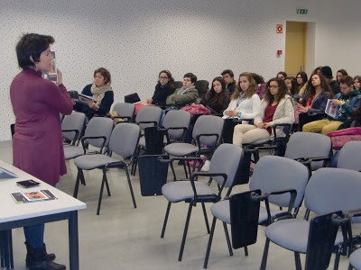 alunos da Escola Básica e Secundária de Ourém ouvem atentamente