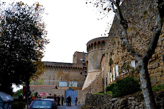 Guía de monumentos de un trotamundos stopover: castillo Rocca Nuova