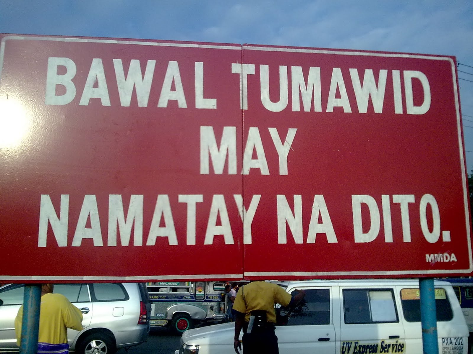 Bawal tumawid! May namatay na dito! - Untitled