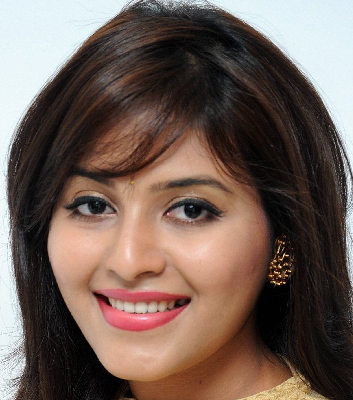 Telugu Actress Anjali Smiling Face Close Up Photos
