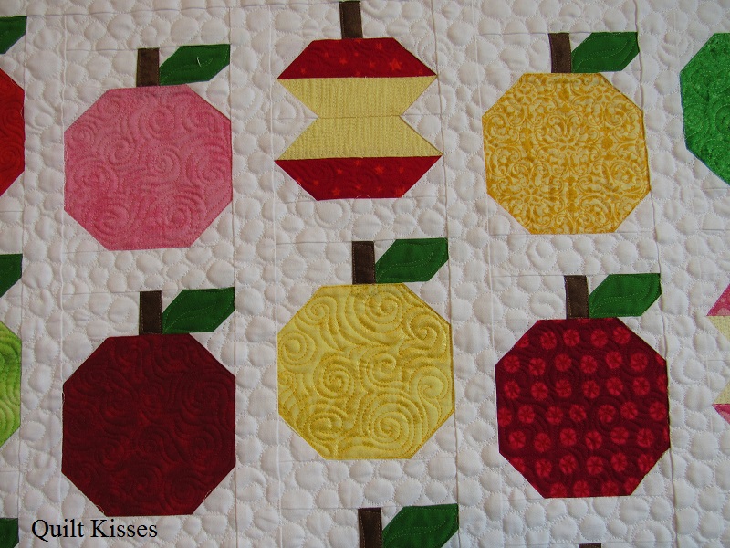 Quilt Kisses Apple Quilt