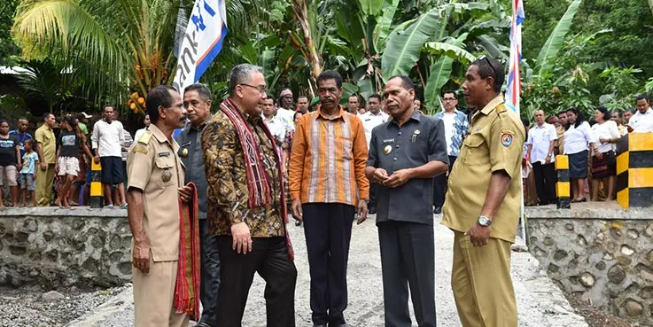 Mendes PDTT, Eko Sandjojo melakukan kunjungan kerja ke Desa Teluk Kenari.