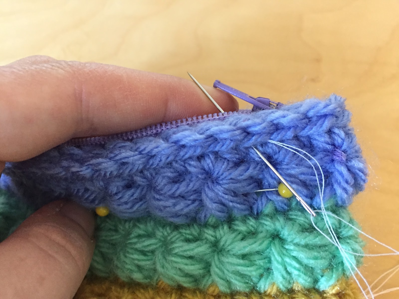 Tutorial How to Add a Zipper to a Crochet Pouch