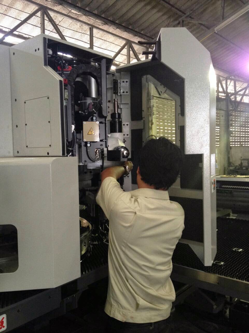 เครื่องพันช์ MurataMuratecPunchPunch PressTurret Punch Pressมูราตะ