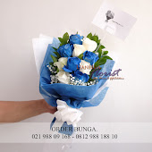 buket bunga matahari putih dan biru toko buket bunga, jual bunga buket, blue rose dan white rose, bunga ulang tahun, handbouquet, toko bunga jakarta