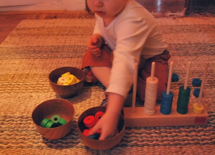 Busy board - montessori - tableau d'activités sensorielles :  enfants-autres-jeux-jou-s par maman-a-dit-oui