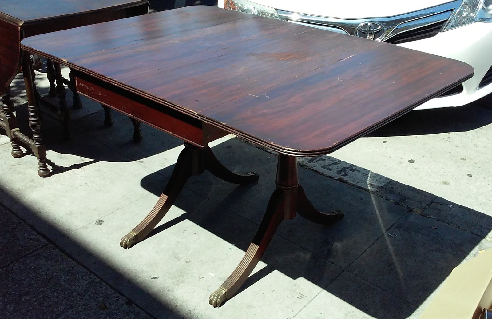 UHURU FURNITURE & COLLECTIBLES SOLD 3229 Duncan Phyfe DropLeaf Table