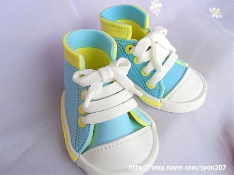 baby converse fondant pattern