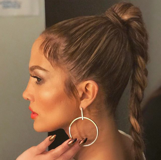 PONYTAIL BANG SINGER J'LO GUSHES ALL FORMS OF RADIANCE AS SHE FLAUNTS