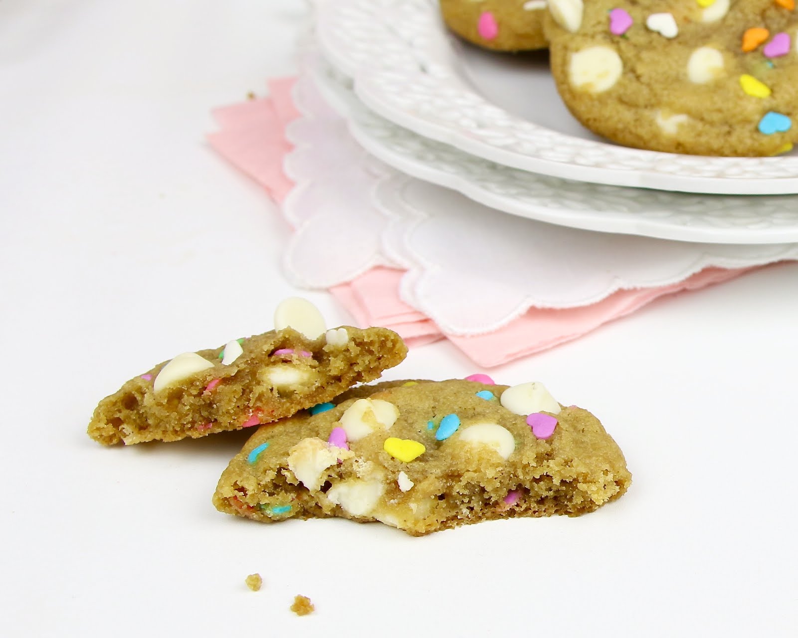{VIDEO} White Chocolate Chip Funfetti Cookies The Lindsay Ann