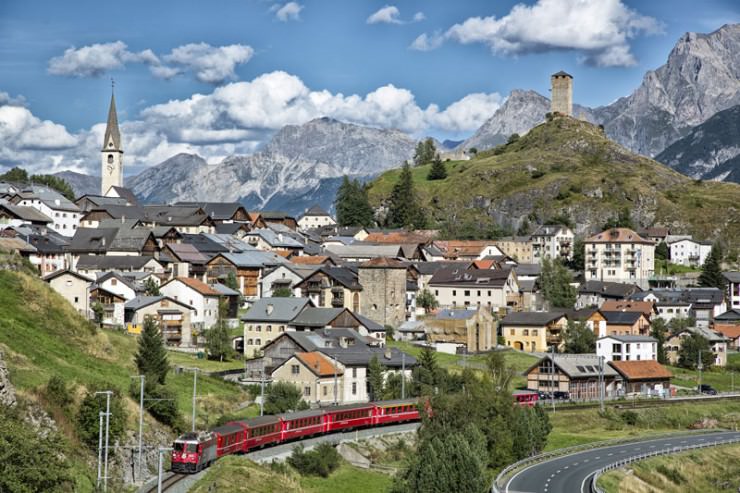 Top 10 Fun Things to See and Do in Switzerland - Explore the Swiss Alps by Rhaetian Railway