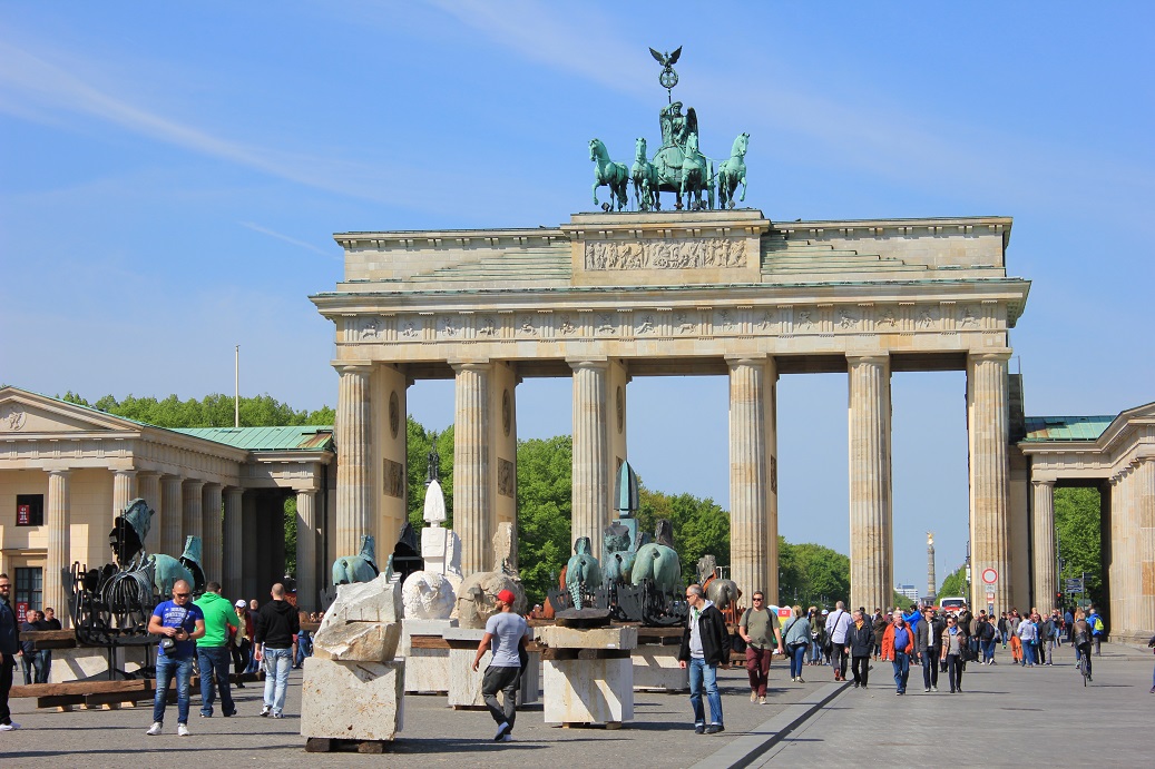 Stories Aktuell Donald Trump Ziehen Sie Ihre Botschaft Vom
