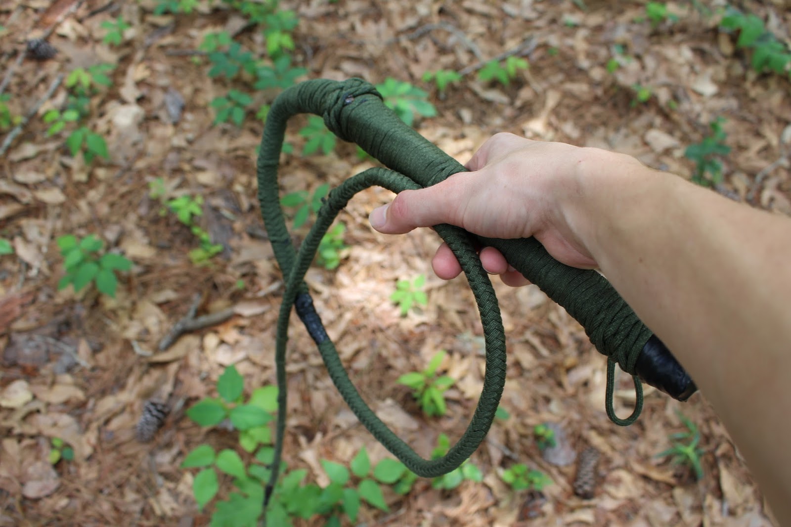 Jake Makes 6 Foot Paracord Bullwhip
