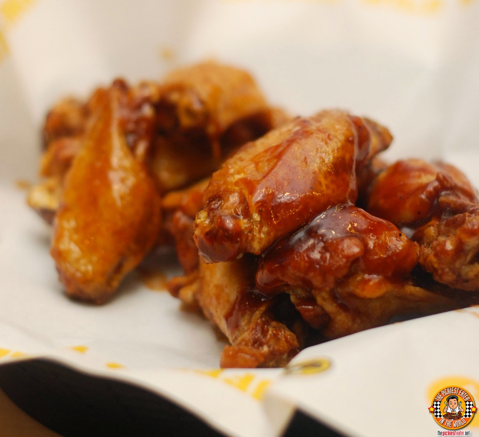 THE PICKIEST EATER IN THE WORLD GOING WILD AT BUFFALO WILD WINGS