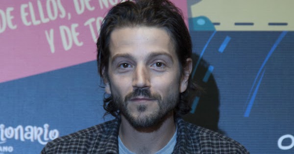Diego Luna llama “sinvergüenza” a Yunes por aprovechar la tragedia para ayudar a los afectados por "Katia" Diego Luna llama “sinvergüenza” a Yunes por aprovechar la tragedia para ayudar a los afectados por "Katia"
