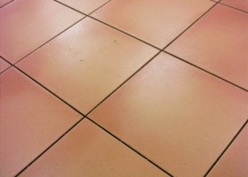 Marzua: Cómo sustituir una baldosa rota