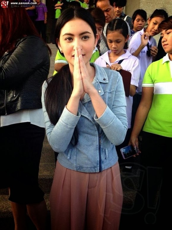 ใหม่ ดาวิกา