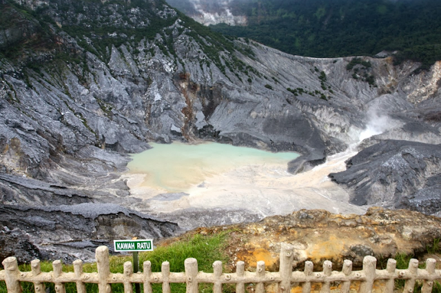 Gunung Tangkuban Perahu Gunung Tangkuban Perahu