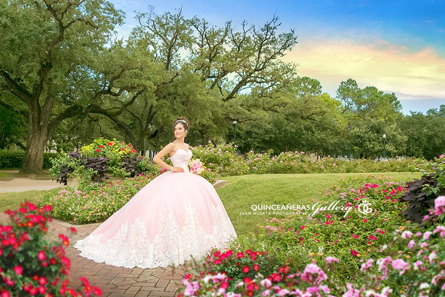 Houston Quinceañeras Gallery by Juan Huerta Photography offers the most bea...