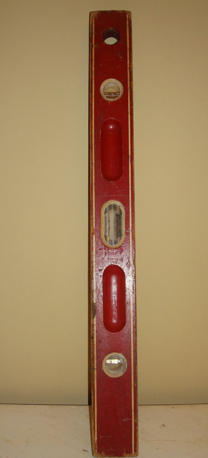 Era Antiques 1950´s Red Painted Wood Carpenter´s Level