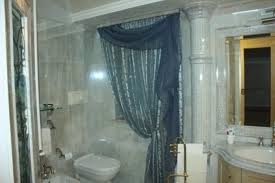 Elegir cortinas para baños