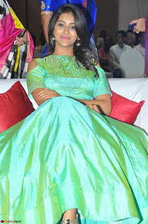 Pooja Jhaveri in Beautiful Green Dress at Kalamandir Foundation 7th anniversary Celebrations ~  Actress Galleries 001