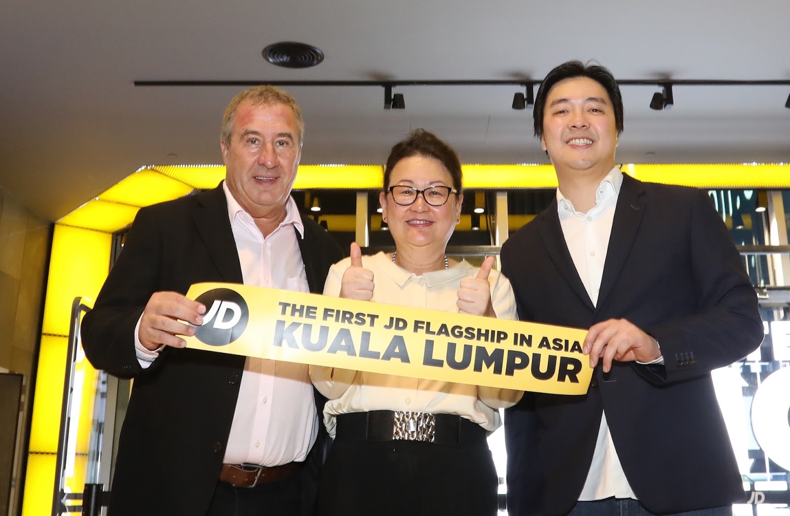 JD Sports Flagship Store Opens in Pavilion Elite, Kuala Lumpur - A V E R A  G E JANE