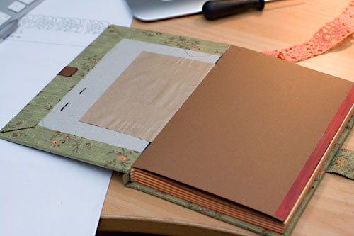 картон прокладочный 0,8мм 1000x1100мм. бесцветный картон. книжка из картона. кусок картона. картон листовой.