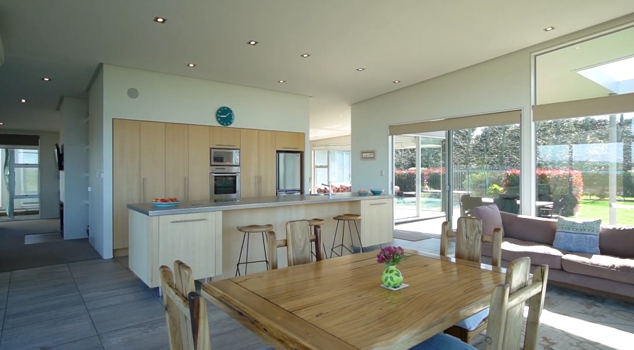 15 Interior Design Photos vs. 184E Prestidge Rd, Aongatete, New Zealand