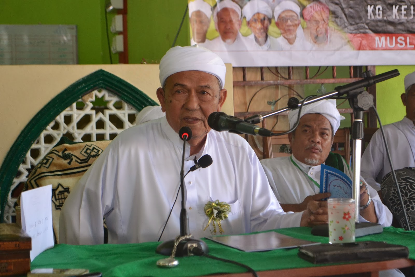 Muhammad Fazilul Helmi Bin Raidzan (Helmi Assyafie): Kenangan Baba ...