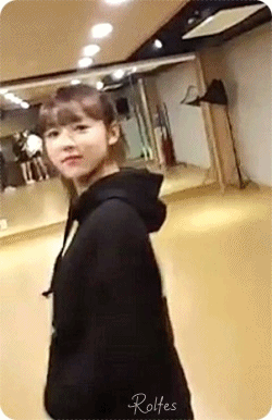 오마이걸 대표적인 꿀잼 V앱 돌려돌려 돌림판 - 유아 움짤.gif | 인스티즈