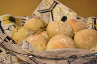 Kräuterbutter-Brötchen