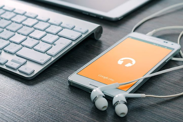 10 Lagu Barat 2018 Wajib Ada di Playlist Kamu - farhati mardhiyah