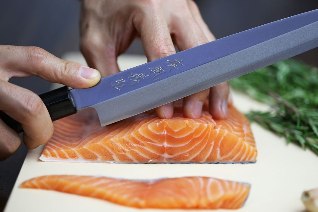 CHEF Q Fish Cutting Method