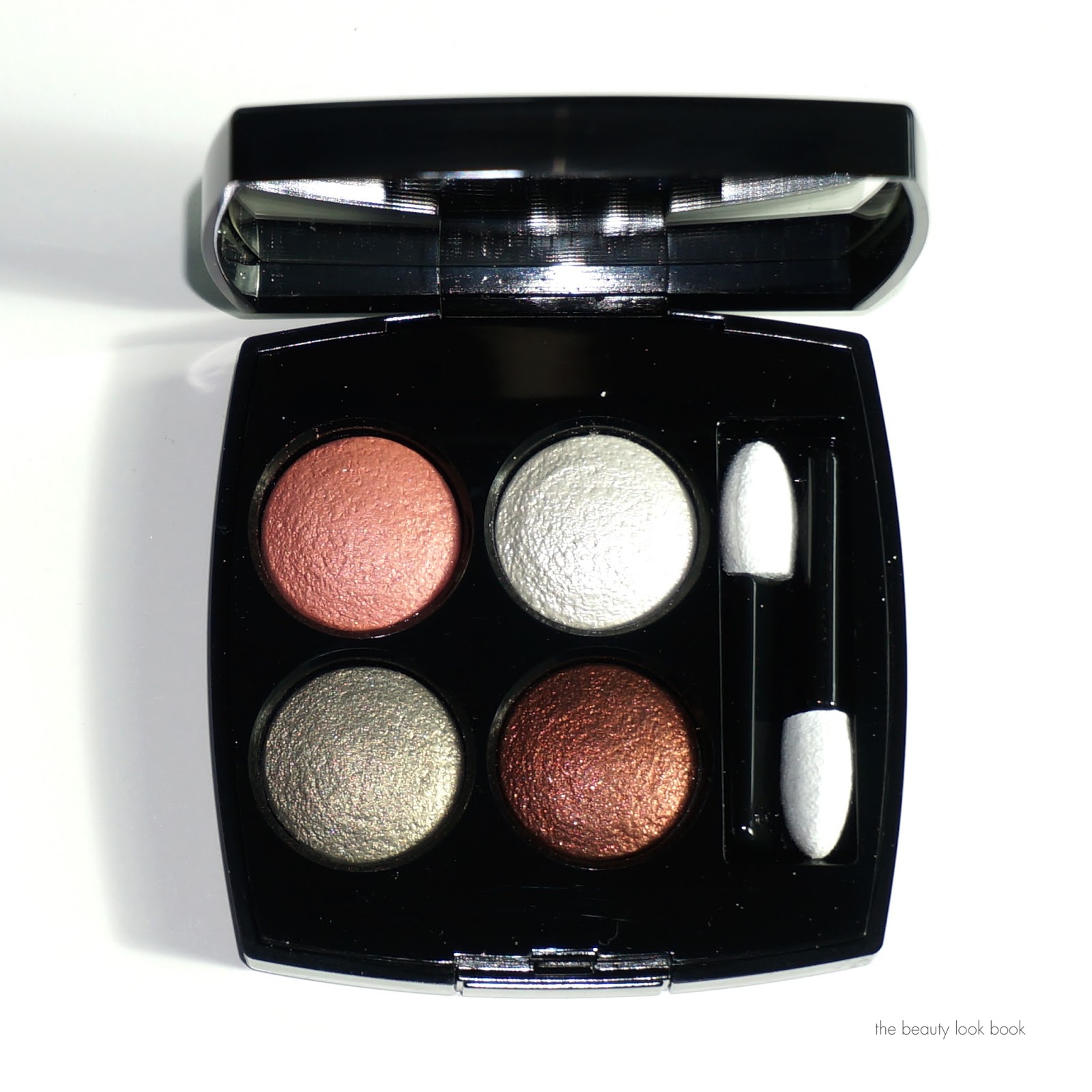 Vibrant, Vivacious, Veracious Beauty Blog: Currently Obsessed: Chanel Les 4  Ombres in Tisse Rivoli