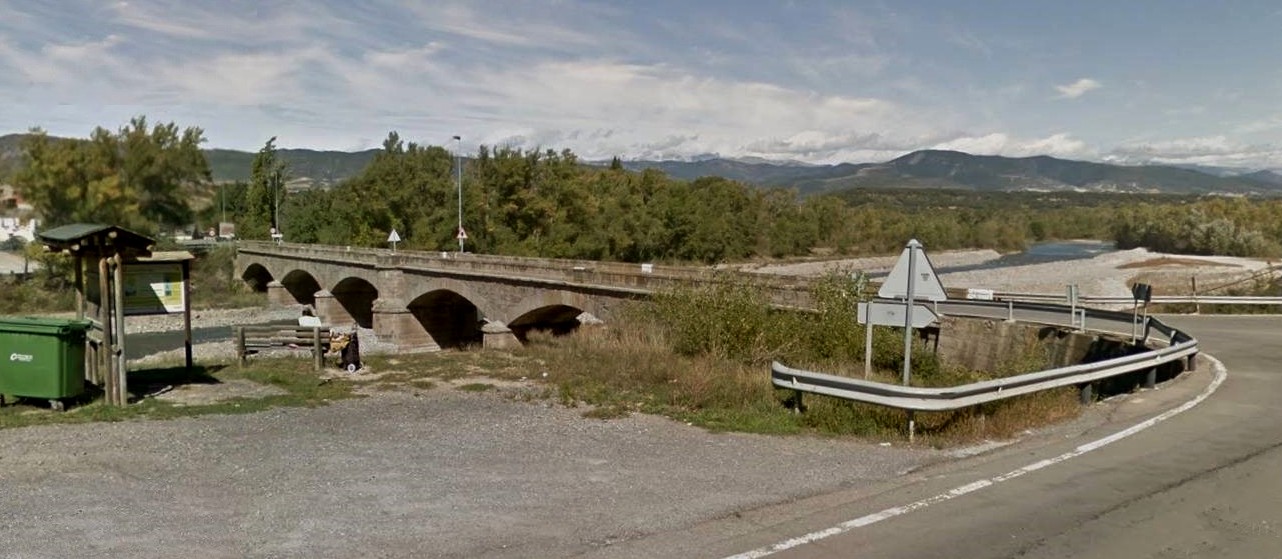 CAZANDO PUENTES PUENTE DE PUENTE LA REINA DE JACA. Huesca