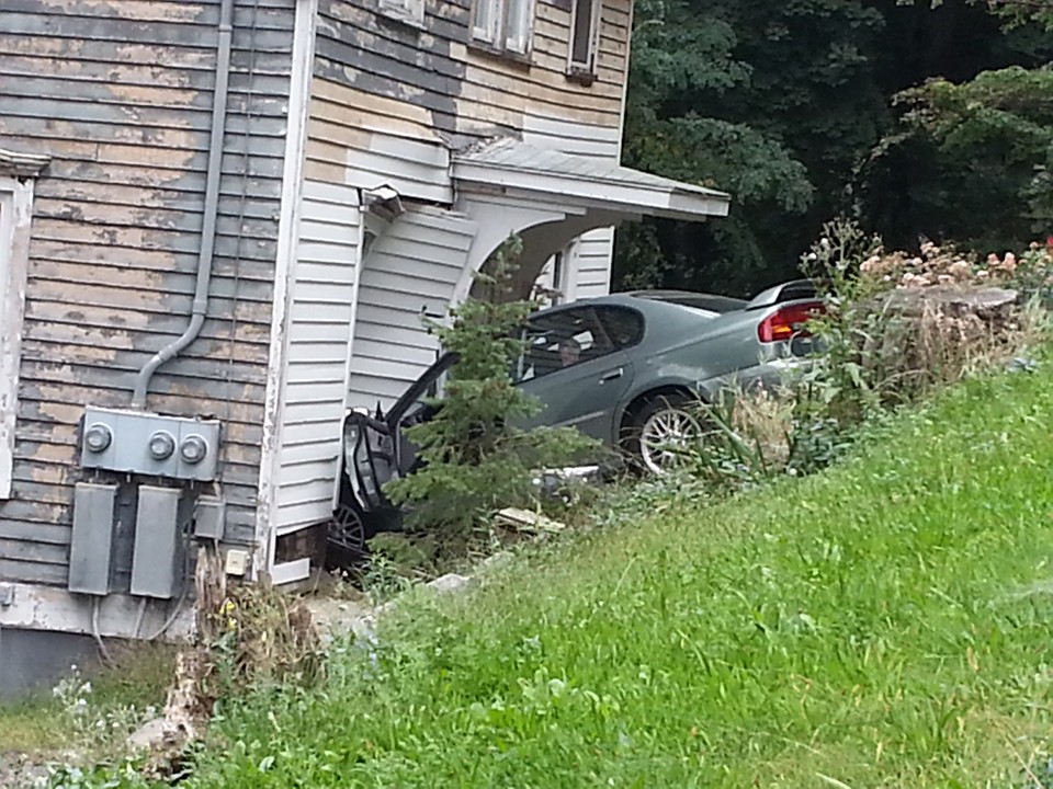 Vehicle Crashes into Home in Pottsville