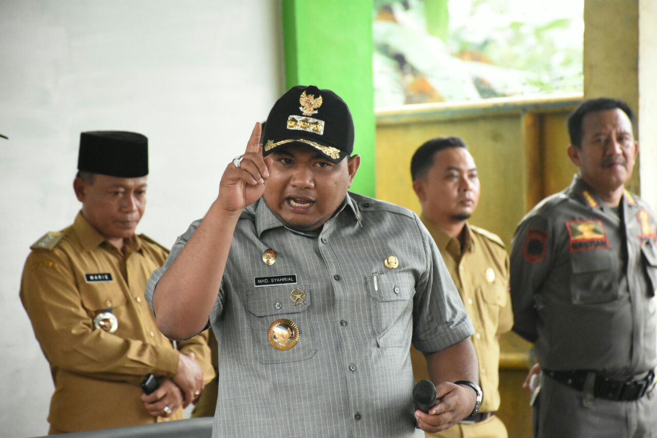 Walikota Tanjungbalai H M Syahrial saat melakukan kunjungan mendadak ke Dinas Lingkungan Hidup. Walikota Tanjungbalai H M Syahrial saat melakukan kunjungan mendadak ke Dinas Lingkungan Hidup.