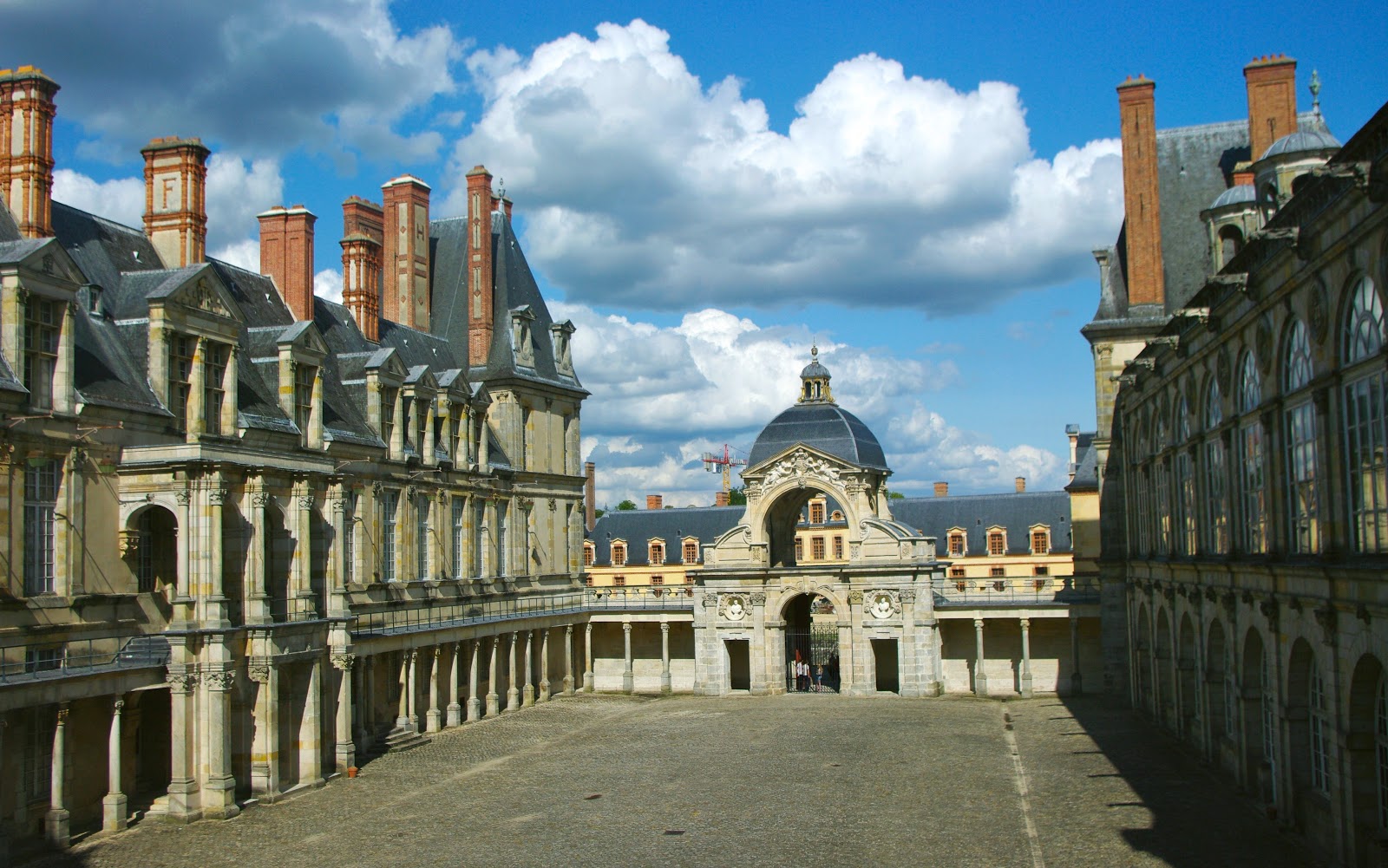 Travel & Adventures Fontainebleau. A voyage to Fontainebleau, Îlede