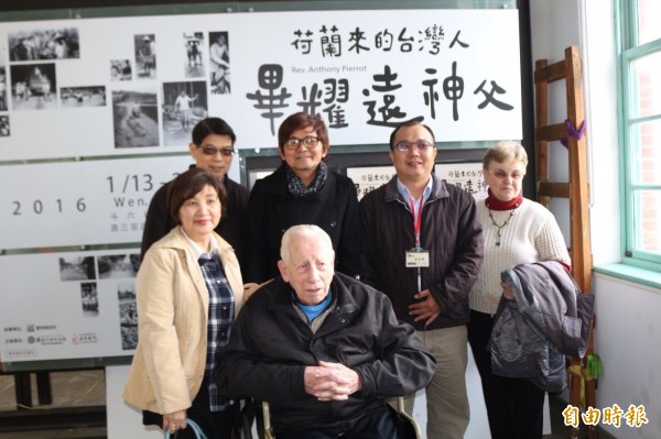 若瑟醫院92歲畢耀遠神父, 在斗六行啟記念行館舉辦攝影展