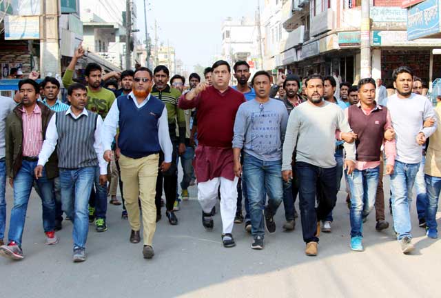 জামালপুরে বিএনপির বিক্ষোভ মিছিল ॥ পুলিশের বাঁধা, ধাওয়া-পাল্টা ধাওয়া