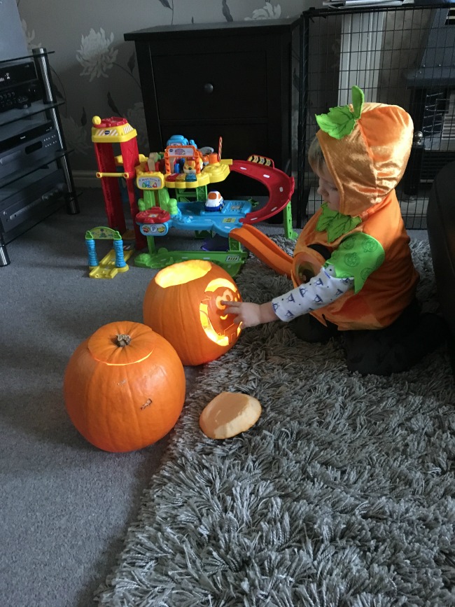 #Blogtober16-Day-31-happy-Halloween-toddler-with-pumpkins