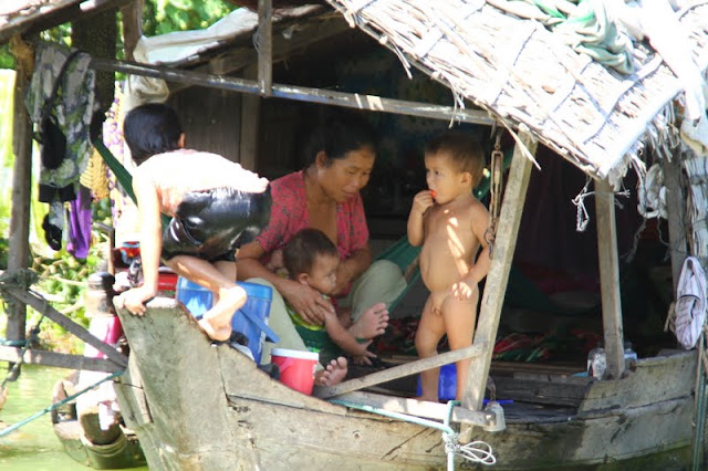 Visitar CHONG KNEAS, uma aldeia flutuante no lago Tomle Sap | Cambodja