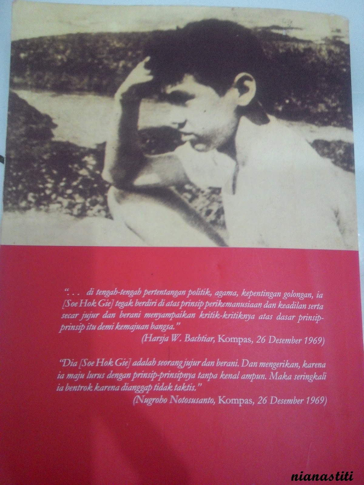 Sinopsis Buku Catatan Seorang Demonstran Tugas Sekolahku