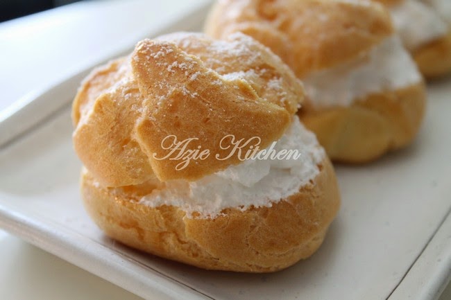 Cream Puff with Fresh Cream Choux Pastry