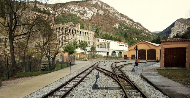 estacion castellar d?nuc fabrica clot del moro asland abandono tren cement cemento