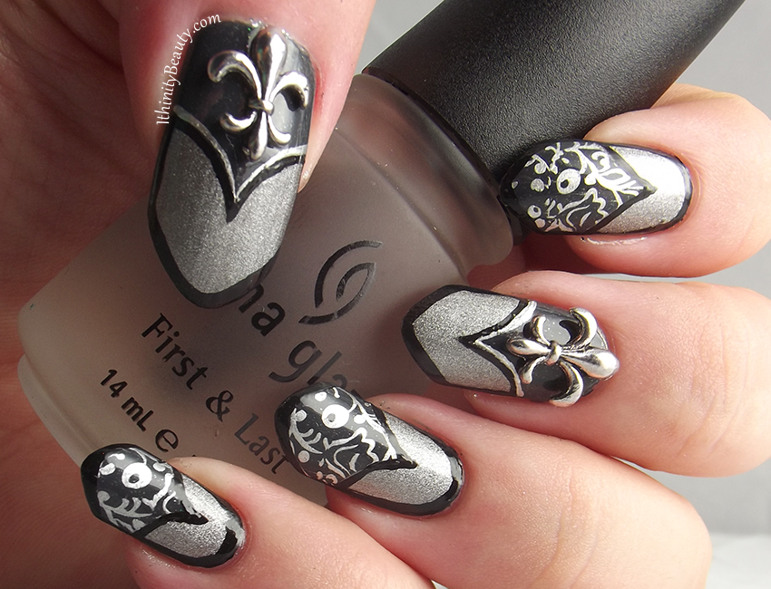 Great gothic nails!